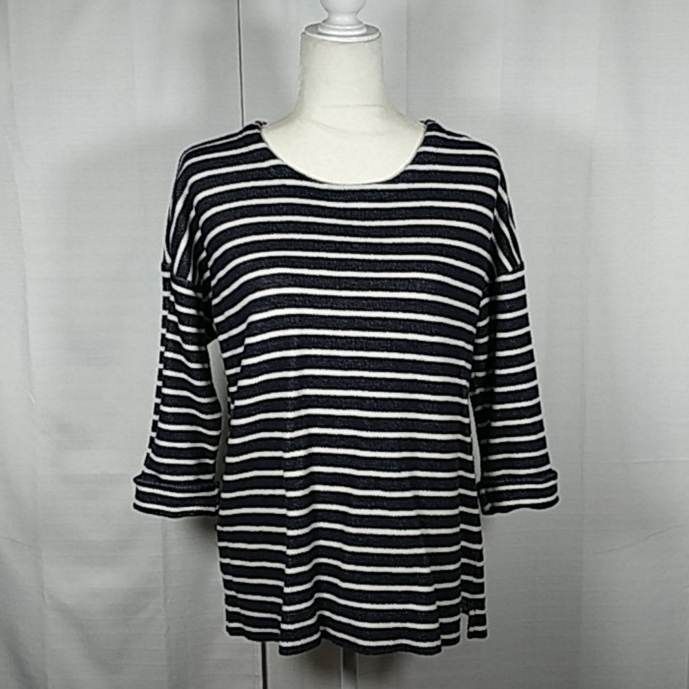 *D151 Coldwater Creek navy & white striped textured cotton top M CLEARANCE